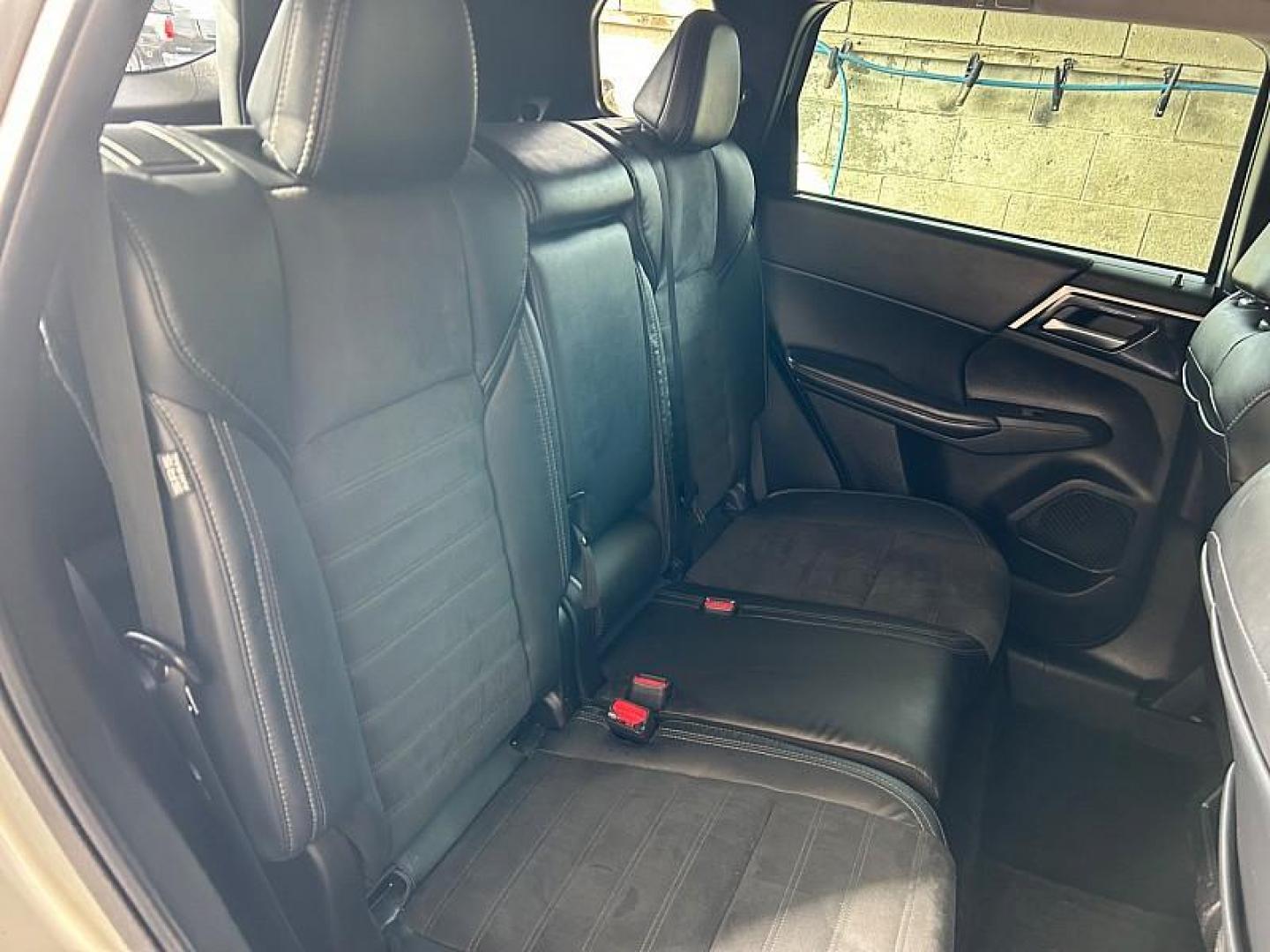 2022 SILVER Mitsubishi Outlander (JA4J3UA87NZ) with an 4-Cyl 2.5 Liter engine, Automatic CVT transmission, located at 412 Auto Vista Drive, Palmdale, CA, 93551, (661) 945-0620, 34.592636, -118.136681 - Photo#12