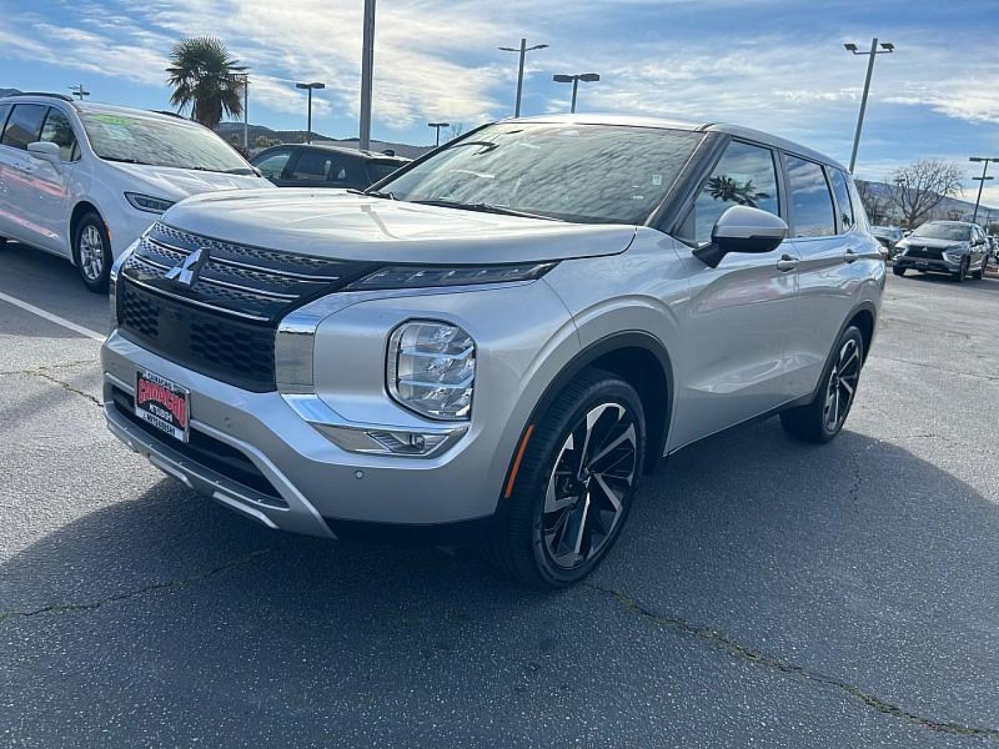 2022 SILVER Mitsubishi Outlander (JA4J3UA87NZ) with an 4-Cyl 2.5 Liter engine, Automatic CVT transmission, located at 412 Auto Vista Drive, Palmdale, CA, 93551, (661) 945-0620, 34.592636, -118.136681 - Photo#22