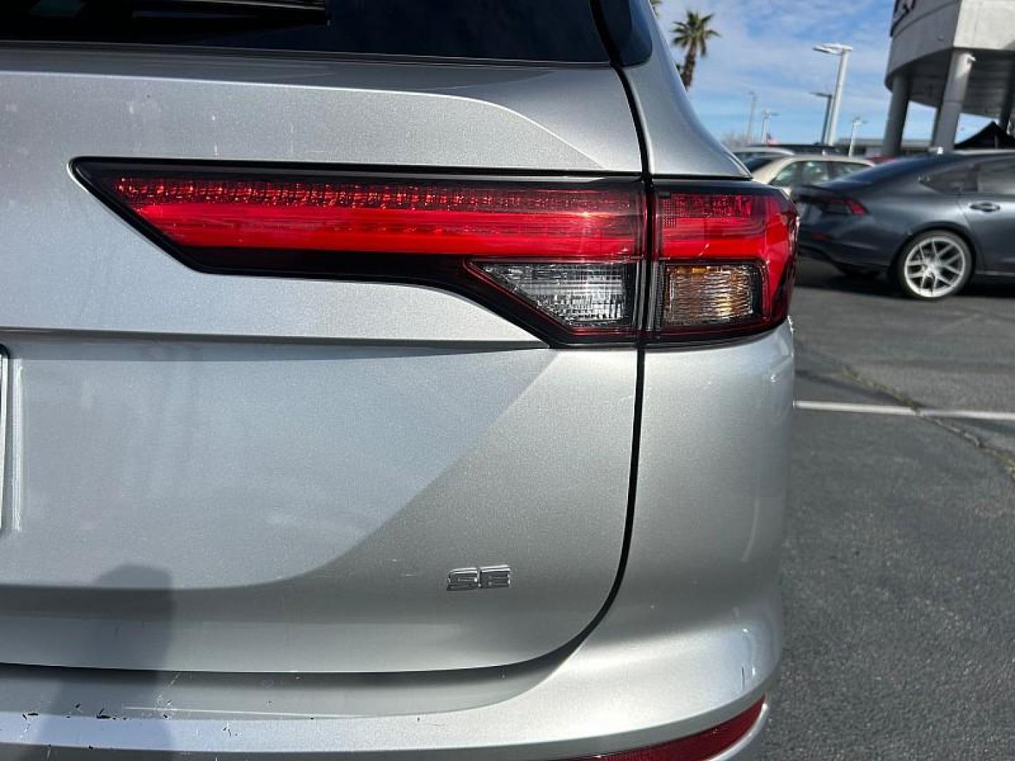 2022 SILVER Mitsubishi Outlander (JA4J3UA87NZ) with an 4-Cyl 2.5 Liter engine, Automatic CVT transmission, located at 412 Auto Vista Drive, Palmdale, CA, 93551, (661) 945-0620, 34.592636, -118.136681 - Photo#34