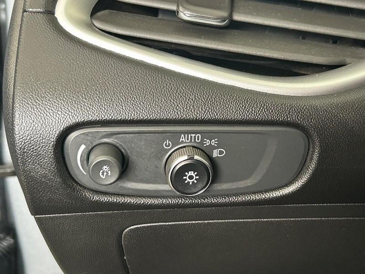 2024 GRAY Chevrolet Malibu (1G1ZD5ST4RF) with an 4-Cyl Turbo 1.5 Liter engine, Automatic CVT transmission, located at 412 Auto Vista Drive, Palmdale, CA, 93551, (661) 945-0620, 34.592636, -118.136681 - Photo#25