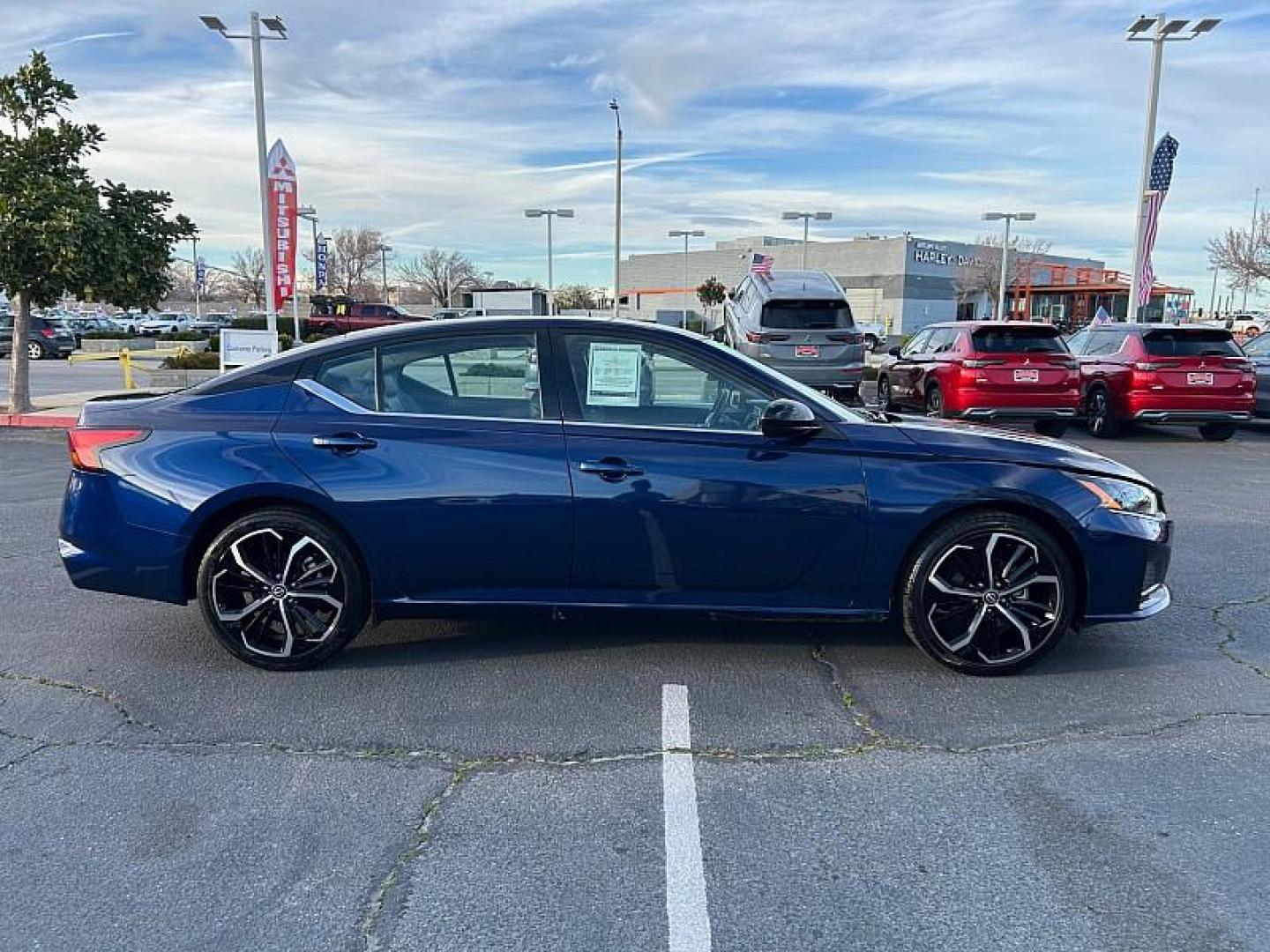 2023 BLUE Nissan Altima (1N4BL4CV5PN) with an 4-Cyl 2.5 Liter engine, Automatic Xtronic CVT transmission, located at 412 Auto Vista Drive, Palmdale, CA, 93551, (661) 945-0620, 34.592636, -118.136681 - Photo#9