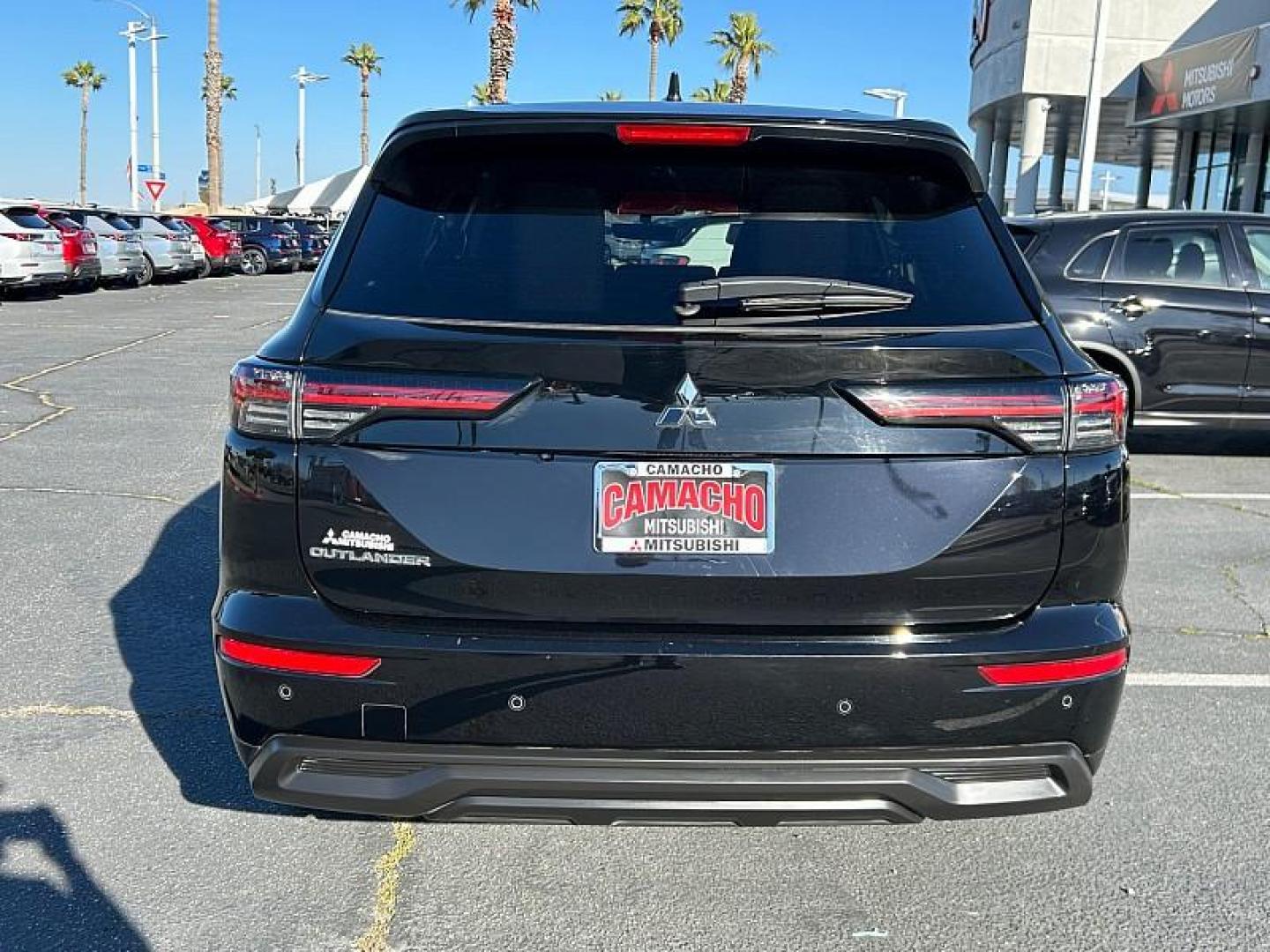 2025 BLACK Mitsubishi Outlander (JA4J4UA84SZ) with an 4-Cyl 2.5 Liter engine, Automatic CVT transmission, located at 412 Auto Vista Drive, Palmdale, CA, 93551, (661) 945-0620, 34.592636, -118.136681 - Photo#3