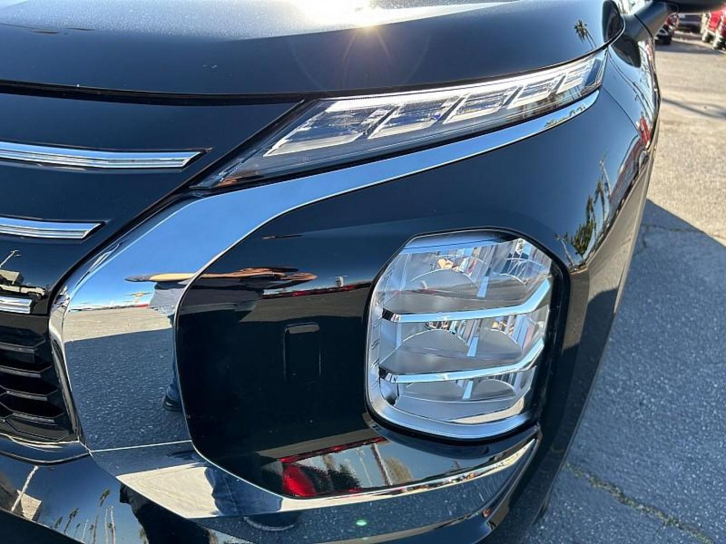 2025 BLACK Mitsubishi Outlander (JA4J4UA84SZ) with an 4-Cyl 2.5 Liter engine, Automatic CVT transmission, located at 412 Auto Vista Drive, Palmdale, CA, 93551, (661) 945-0620, 34.592636, -118.136681 - Photo#9