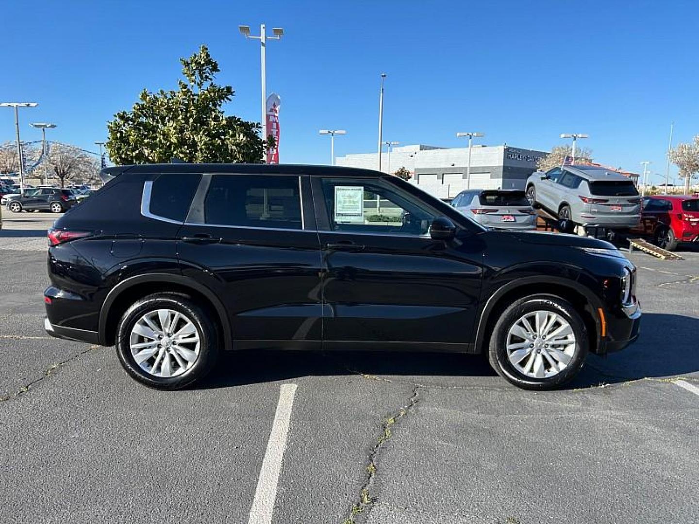2025 BLACK Mitsubishi Outlander (JA4J4UA84SZ) with an 4-Cyl 2.5 Liter engine, Automatic CVT transmission, located at 412 Auto Vista Drive, Palmdale, CA, 93551, (661) 945-0620, 34.592636, -118.136681 - Photo#11