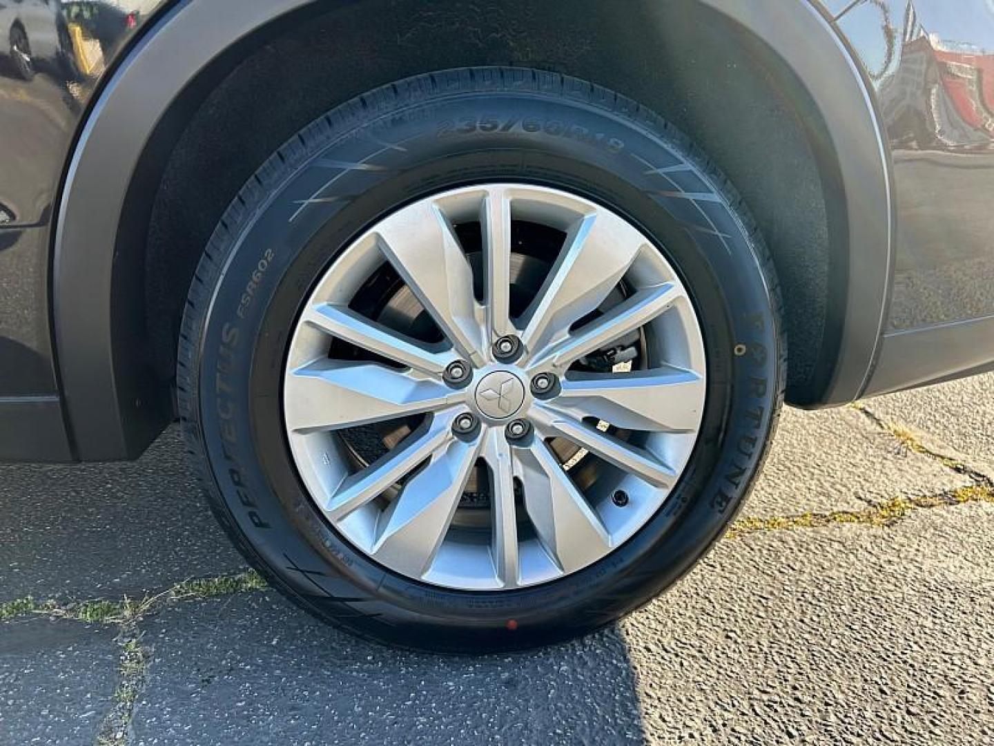 2025 BLACK Mitsubishi Outlander (JA4J4UA84SZ) with an 4-Cyl 2.5 Liter engine, Automatic CVT transmission, located at 412 Auto Vista Drive, Palmdale, CA, 93551, (661) 945-0620, 34.592636, -118.136681 - Photo#13