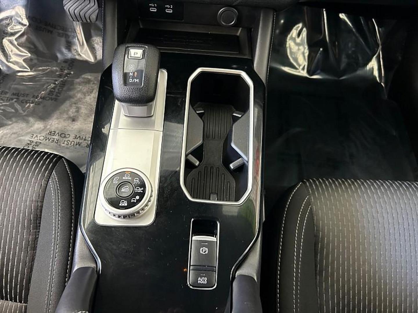 2025 BLACK Mitsubishi Outlander (JA4J4UA84SZ) with an 4-Cyl 2.5 Liter engine, Automatic CVT transmission, located at 412 Auto Vista Drive, Palmdale, CA, 93551, (661) 945-0620, 34.592636, -118.136681 - Photo#17