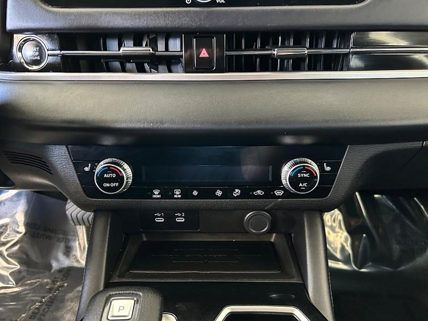 2025 BLACK Mitsubishi Outlander (JA4J4UA84SZ) with an 4-Cyl 2.5 Liter engine, Automatic CVT transmission, located at 412 Auto Vista Drive, Palmdale, CA, 93551, (661) 945-0620, 34.592636, -118.136681 - Photo#18