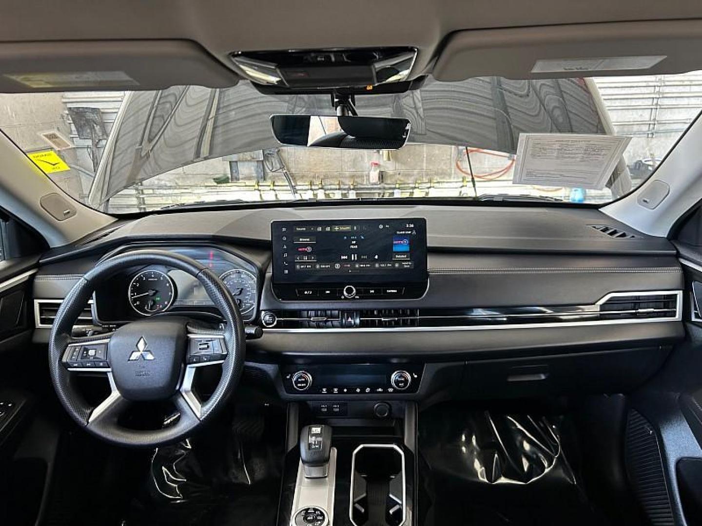 2025 BLACK Mitsubishi Outlander (JA4J4UA84SZ) with an 4-Cyl 2.5 Liter engine, Automatic CVT transmission, located at 412 Auto Vista Drive, Palmdale, CA, 93551, (661) 945-0620, 34.592636, -118.136681 - Photo#21