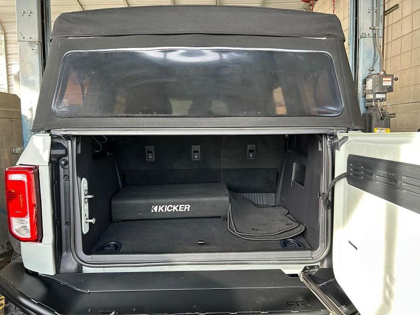 2022 GRAY Ford Bronco (1FMDE5BHXNL) with an 4-Cyl 2.3 Liter engine, Automatic transmission, located at 412 Auto Vista Drive, Palmdale, CA, 93551, (661) 945-0620, 34.592636, -118.136681 - Photo#34