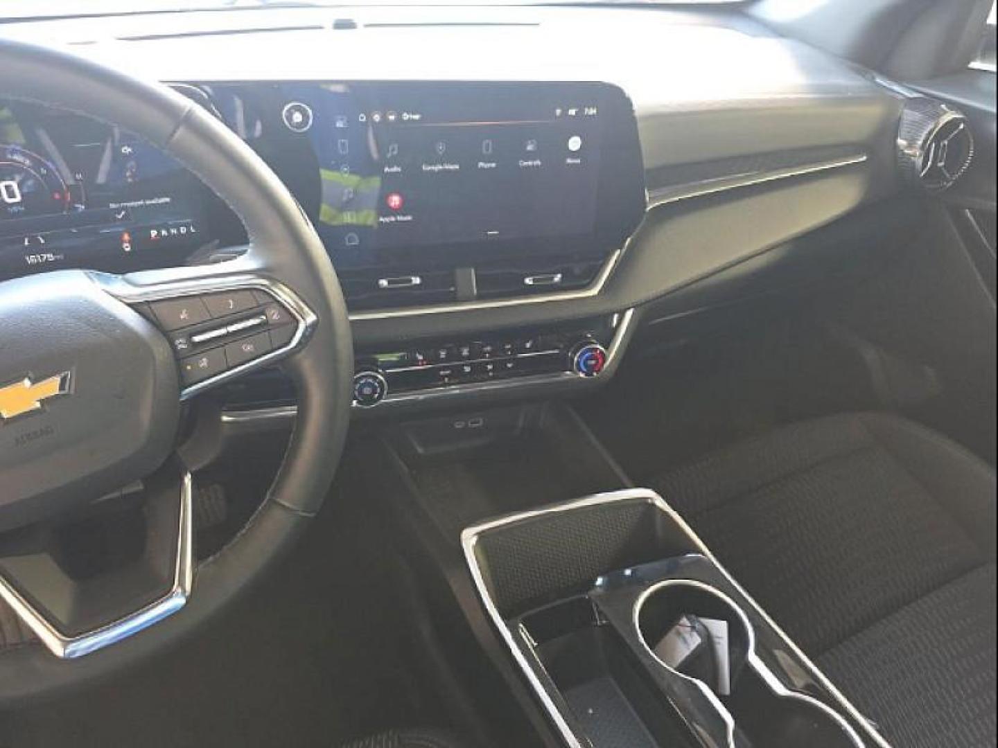 2025 WHITE Chevrolet Equinox (3GNAXHEG3SL) with an 4-Cyl Turbo 1.5 Liter engine, Automatic CVT transmission, located at 412 Auto Vista Drive, Palmdale, CA, 93551, (661) 945-0620, 34.592636, -118.136681 - Photo#3