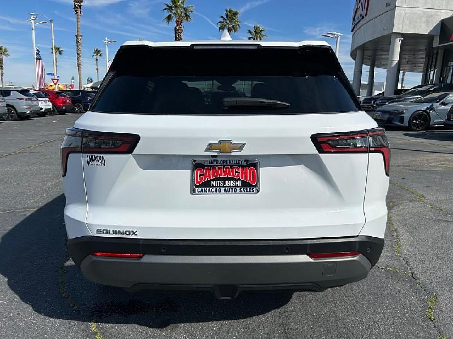 2025 WHITE Chevrolet Equinox (3GNAXHEG3SL) with an 4-Cyl Turbo 1.5 Liter engine, Automatic CVT transmission, located at 412 Auto Vista Drive, Palmdale, CA, 93551, (661) 945-0620, 34.592636, -118.136681 - Photo#4