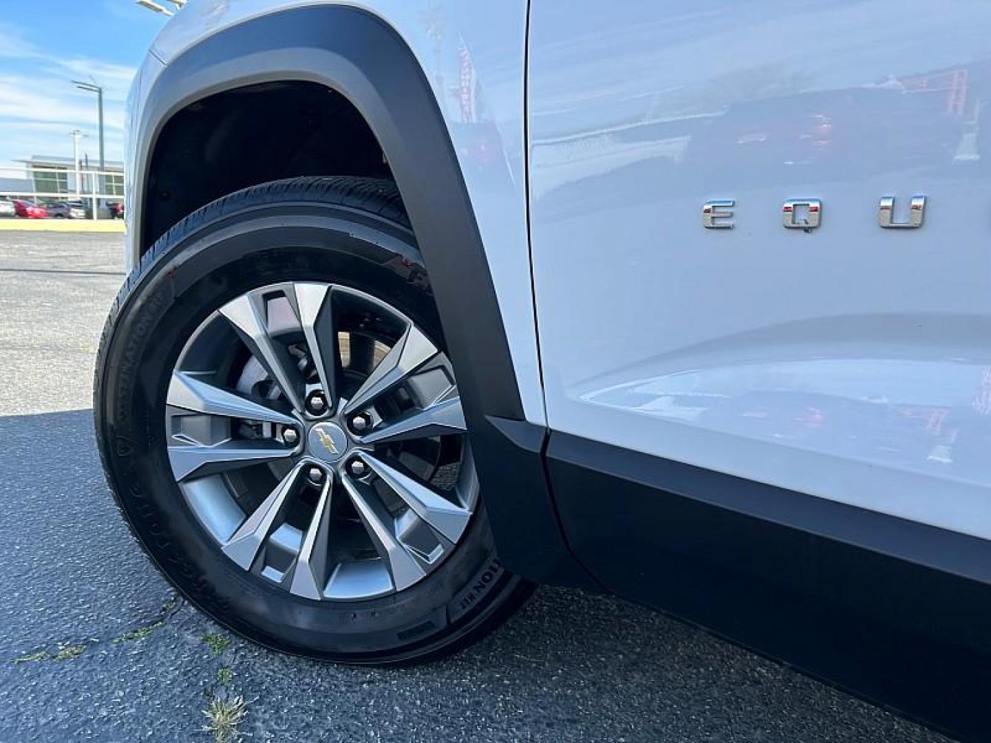 2025 WHITE Chevrolet Equinox (3GNAXHEG3SL) with an 4-Cyl Turbo 1.5 Liter engine, Automatic CVT transmission, located at 412 Auto Vista Drive, Palmdale, CA, 93551, (661) 945-0620, 34.592636, -118.136681 - Photo#12