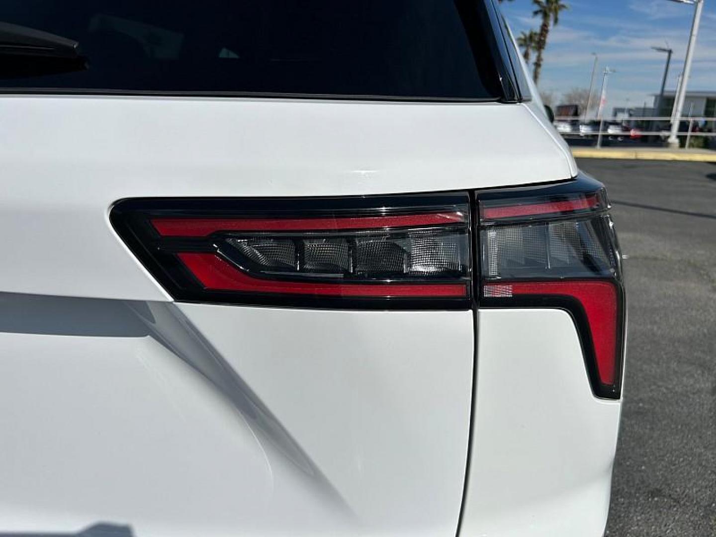 2025 WHITE Chevrolet Equinox (3GNAXHEG3SL) with an 4-Cyl Turbo 1.5 Liter engine, Automatic CVT transmission, located at 412 Auto Vista Drive, Palmdale, CA, 93551, (661) 945-0620, 34.592636, -118.136681 - Photo#17