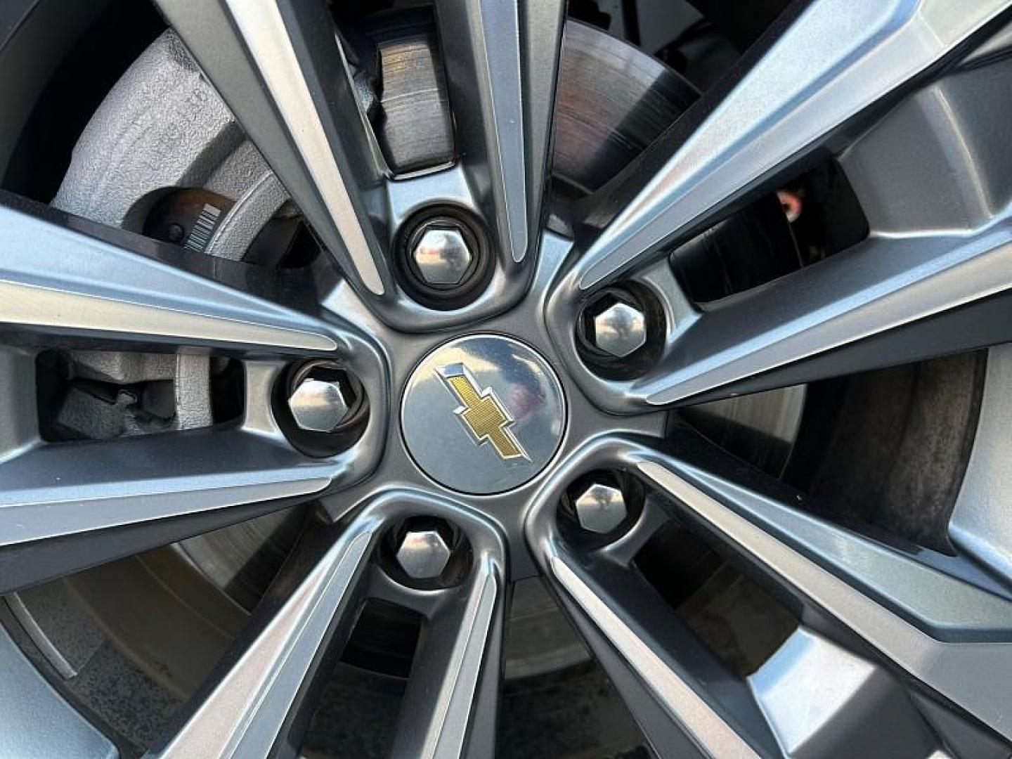 2025 WHITE Chevrolet Equinox (3GNAXHEG3SL) with an 4-Cyl Turbo 1.5 Liter engine, Automatic CVT transmission, located at 412 Auto Vista Drive, Palmdale, CA, 93551, (661) 945-0620, 34.592636, -118.136681 - Photo#20