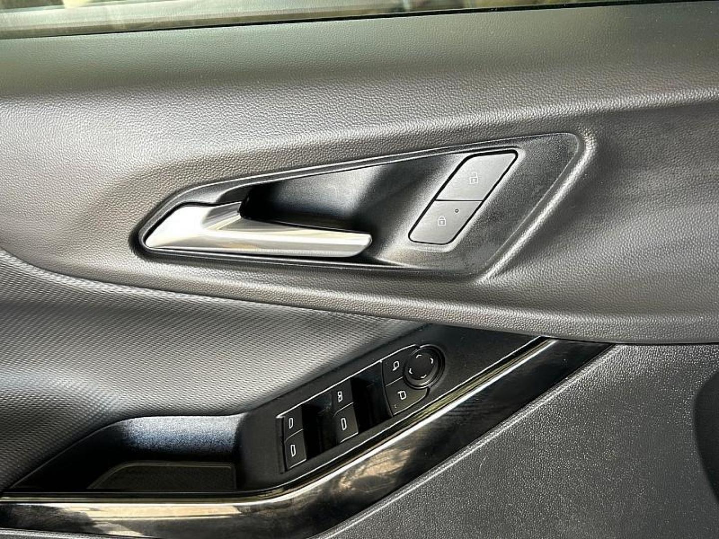 2025 WHITE Chevrolet Equinox (3GNAXHEG3SL) with an 4-Cyl Turbo 1.5 Liter engine, Automatic CVT transmission, located at 412 Auto Vista Drive, Palmdale, CA, 93551, (661) 945-0620, 34.592636, -118.136681 - Photo#32