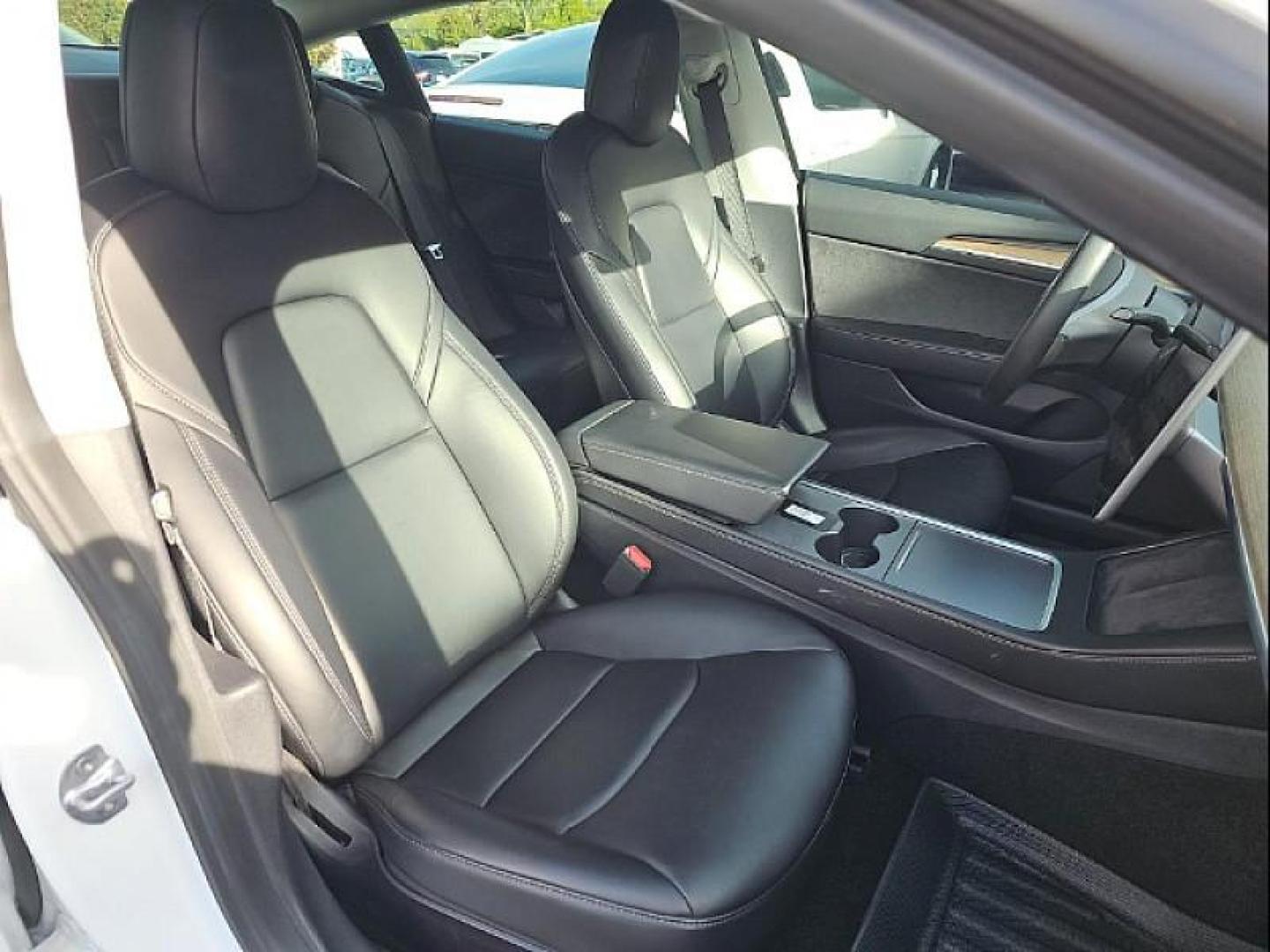 2021 WHITE Tesla Model 3 (5YJ3E1EA9MF) with an AC Electric Motor engine, Single-Speed Fixed Gear transmission, located at 412 Auto Vista Drive, Palmdale, CA, 93551, (661) 945-0620, 34.592636, -118.136681 - Photo#5