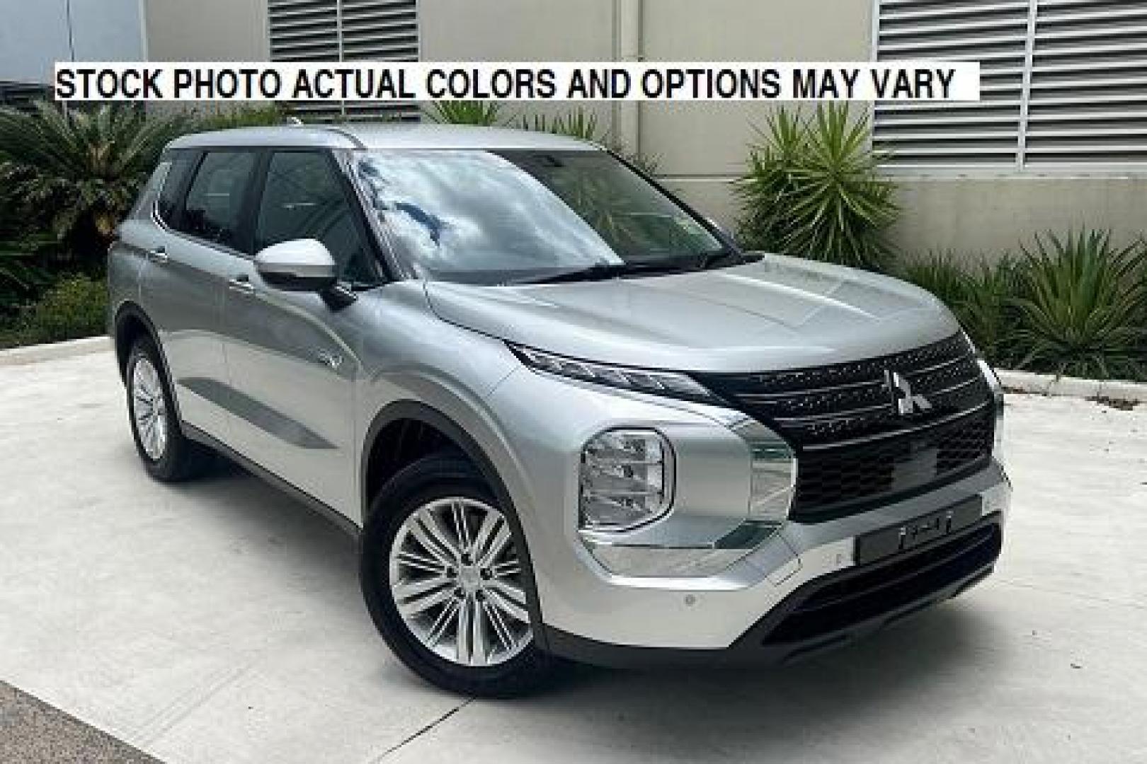 2024 SILVER Mitsubishi Outlander (JA4J3VA81RZ) with an 4-Cyl 2.5 Liter engine, Automatic CVT transmission, located at 412 Auto Vista Drive, Palmdale, CA, 93551, (661) 945-0620, 34.592636, -118.136681 - Photo#0