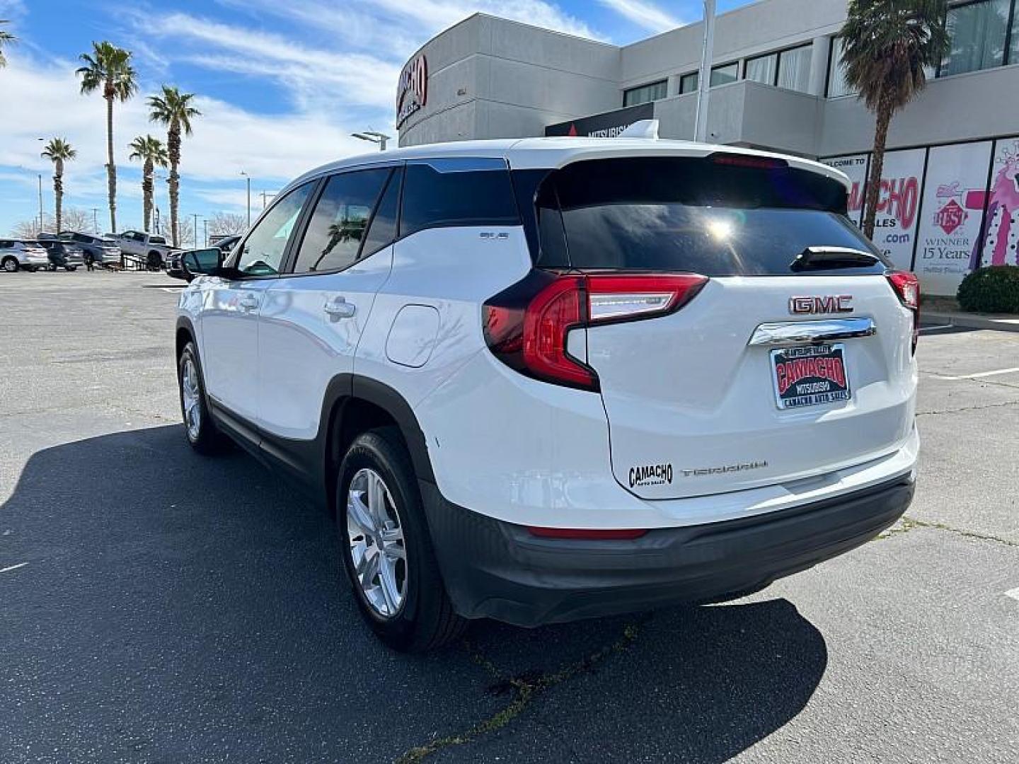 2024 WHITE GMC Terrain (3GKALMEG2RL) with an 4-Cyl Turbo 1.5 Liter engine, Automatic 9-Spd transmission, located at 412 Auto Vista Drive, Palmdale, CA, 93551, (661) 945-0620, 34.592636, -118.136681 - Photo#3