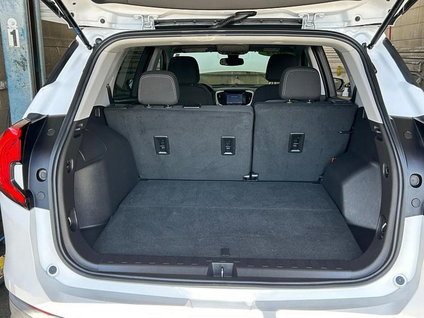 2024 WHITE GMC Terrain (3GKALMEG2RL) with an 4-Cyl Turbo 1.5 Liter engine, Automatic 9-Spd transmission, located at 412 Auto Vista Drive, Palmdale, CA, 93551, (661) 945-0620, 34.592636, -118.136681 - Photo#21