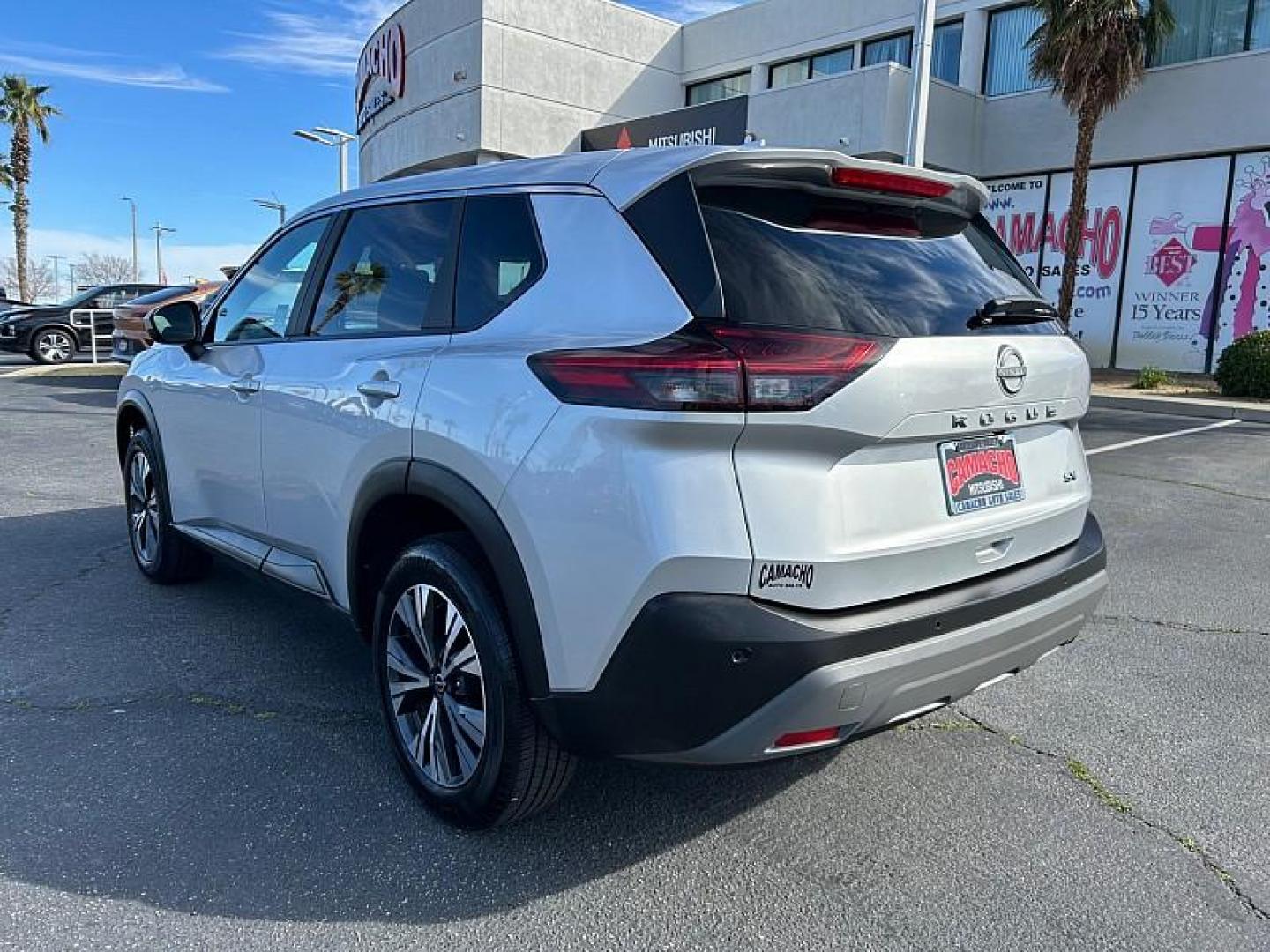 2023 SILVER Nissan Rogue (5N1BT3BA1PC) with an 3-Cyl Turbo 1.5 Liter engine, Automatic CVT w/Xtronic transmission, located at 412 Auto Vista Drive, Palmdale, CA, 93551, (661) 945-0620, 34.592636, -118.136681 - Photo#3