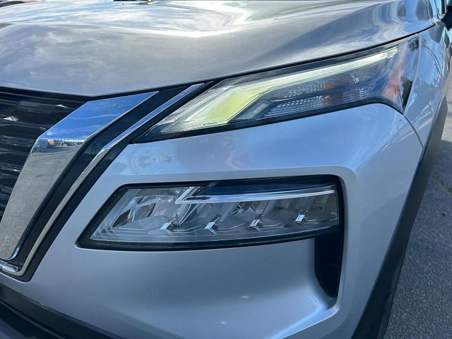 2023 SILVER Nissan Rogue (5N1BT3BA1PC) with an 3-Cyl Turbo 1.5 Liter engine, Automatic CVT w/Xtronic transmission, located at 412 Auto Vista Drive, Palmdale, CA, 93551, (661) 945-0620, 34.592636, -118.136681 - Photo#9
