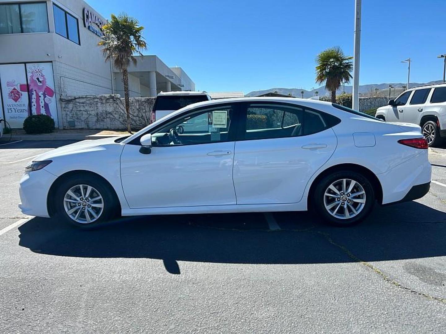 2025 WHITE Toyota Camry (4T1DAACK2SU) with an 4-Cyl Hybrid 2.5 Liter engine, Automatic CVT transmission, located at 412 Auto Vista Drive, Palmdale, CA, 93551, (661) 945-0620, 34.592636, -118.136681 - Photo#5