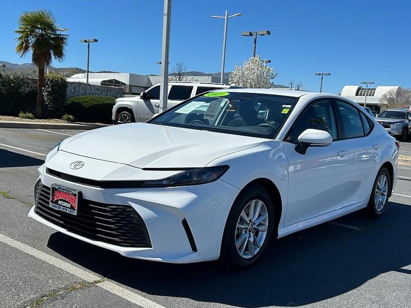 2025 WHITE Toyota Camry (4T1DAACK2SU) with an 4-Cyl Hybrid 2.5 Liter engine, Automatic CVT transmission, located at 412 Auto Vista Drive, Palmdale, CA, 93551, (661) 945-0620, 34.592636, -118.136681 - Photo#6