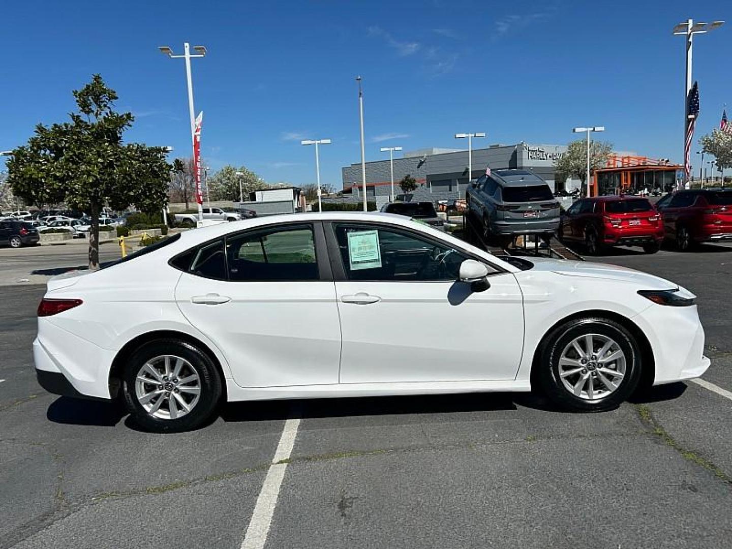 2025 WHITE Toyota Camry (4T1DAACK2SU) with an 4-Cyl Hybrid 2.5 Liter engine, Automatic CVT transmission, located at 412 Auto Vista Drive, Palmdale, CA, 93551, (661) 945-0620, 34.592636, -118.136681 - Photo#11