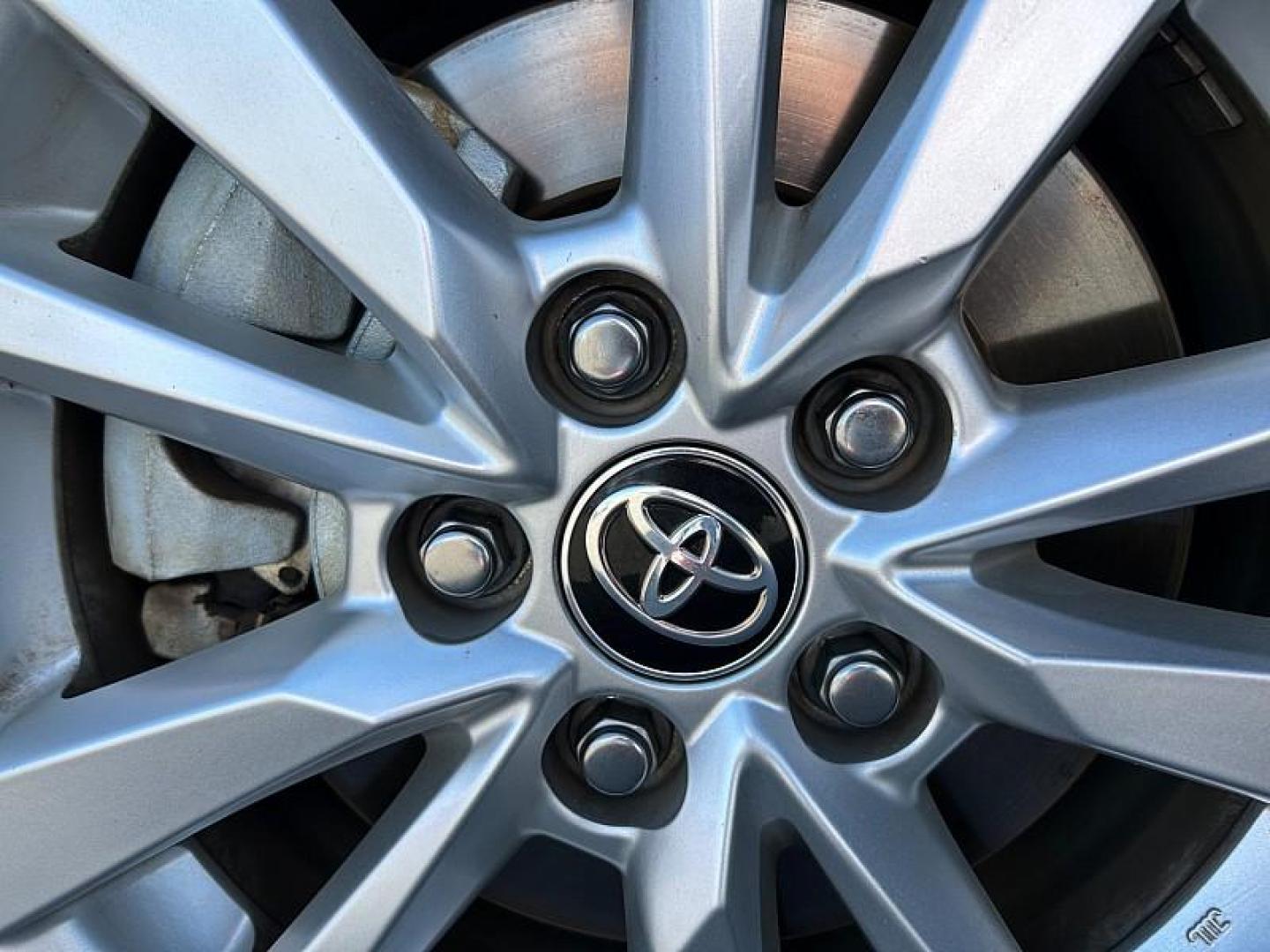 2025 WHITE Toyota Camry (4T1DAACK2SU) with an 4-Cyl Hybrid 2.5 Liter engine, Automatic CVT transmission, located at 412 Auto Vista Drive, Palmdale, CA, 93551, (661) 945-0620, 34.592636, -118.136681 - Photo#16