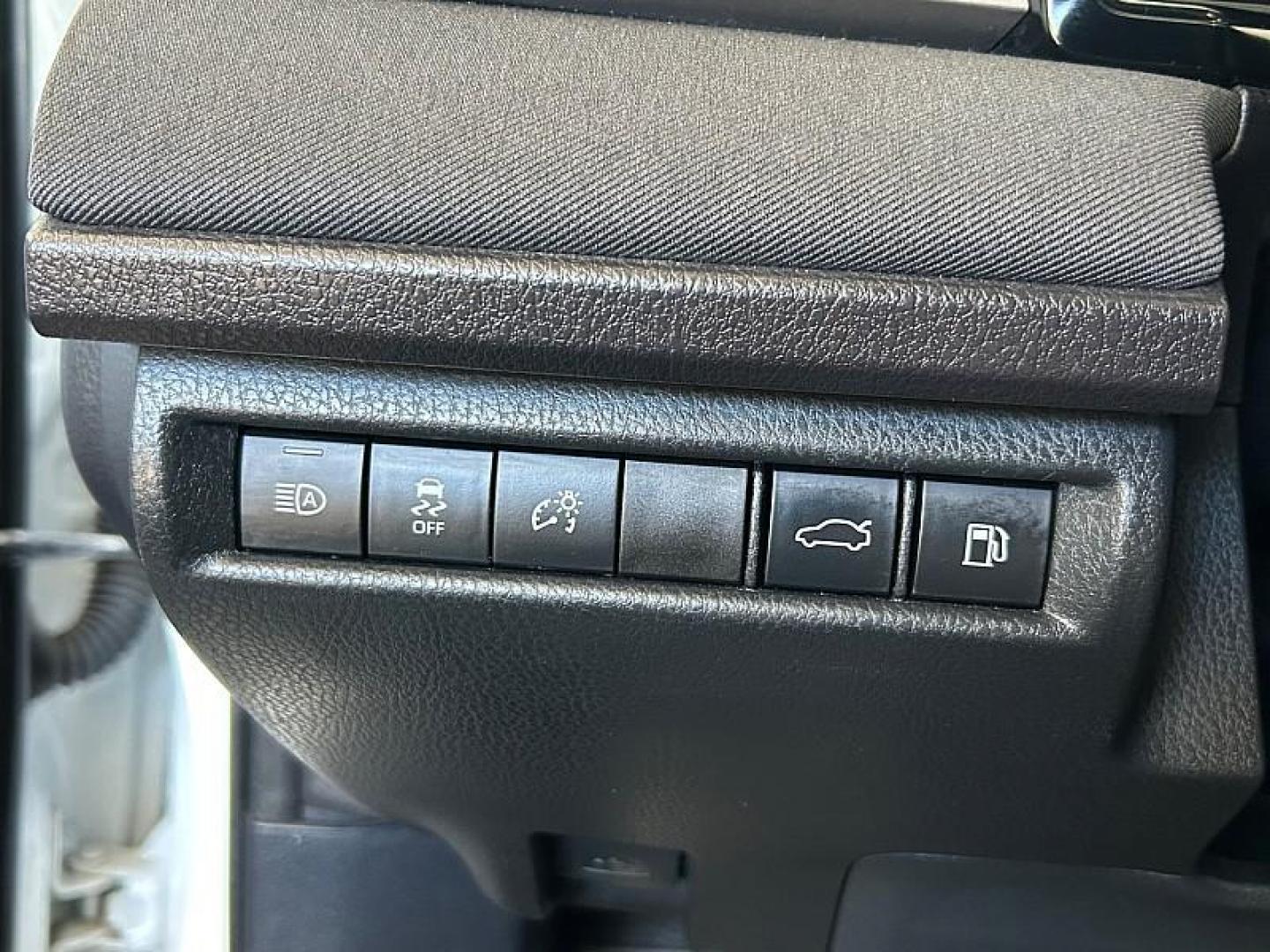 2025 WHITE Toyota Camry (4T1DAACK2SU) with an 4-Cyl Hybrid 2.5 Liter engine, Automatic CVT transmission, located at 412 Auto Vista Drive, Palmdale, CA, 93551, (661) 945-0620, 34.592636, -118.136681 - Photo#24