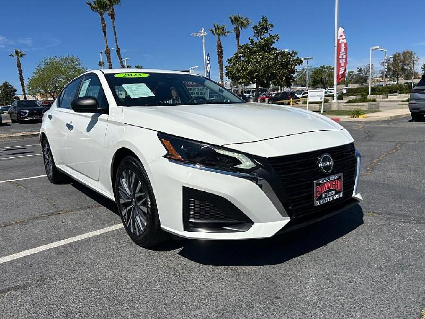 2025 WHITE Nissan Altima (1N4BL4DV5SN) with an 4-Cyl 2.5 Liter engine, Automatic CVT transmission, located at 412 Auto Vista Drive, Palmdale, CA, 93551, (661) 945-0620, 34.592636, -118.136681 - Photo#0