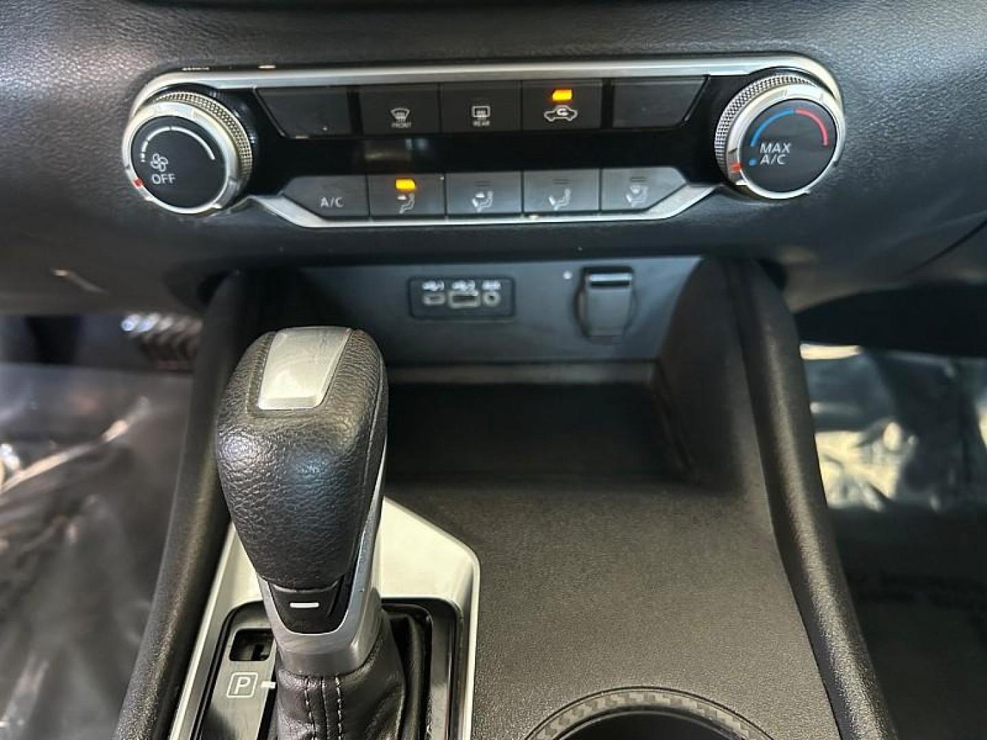 2025 WHITE Nissan Altima (1N4BL4DV5SN) with an 4-Cyl 2.5 Liter engine, Automatic CVT transmission, located at 412 Auto Vista Drive, Palmdale, CA, 93551, (661) 945-0620, 34.592636, -118.136681 - Photo#11