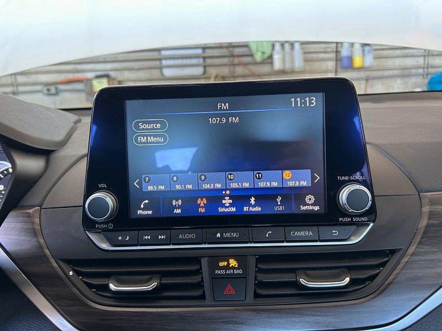 2025 WHITE Nissan Altima (1N4BL4DV5SN) with an 4-Cyl 2.5 Liter engine, Automatic CVT transmission, located at 412 Auto Vista Drive, Palmdale, CA, 93551, (661) 945-0620, 34.592636, -118.136681 - Photo#12