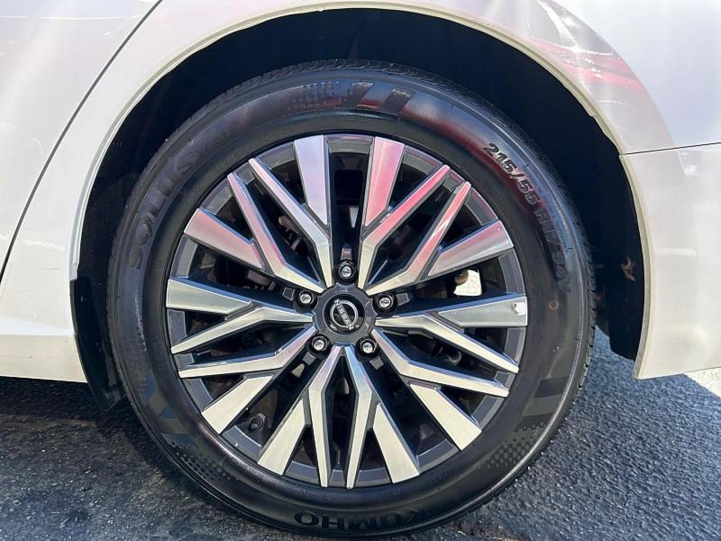 2025 WHITE Nissan Altima (1N4BL4DV5SN) with an 4-Cyl 2.5 Liter engine, Automatic CVT transmission, located at 412 Auto Vista Drive, Palmdale, CA, 93551, (661) 945-0620, 34.592636, -118.136681 - Photo#28