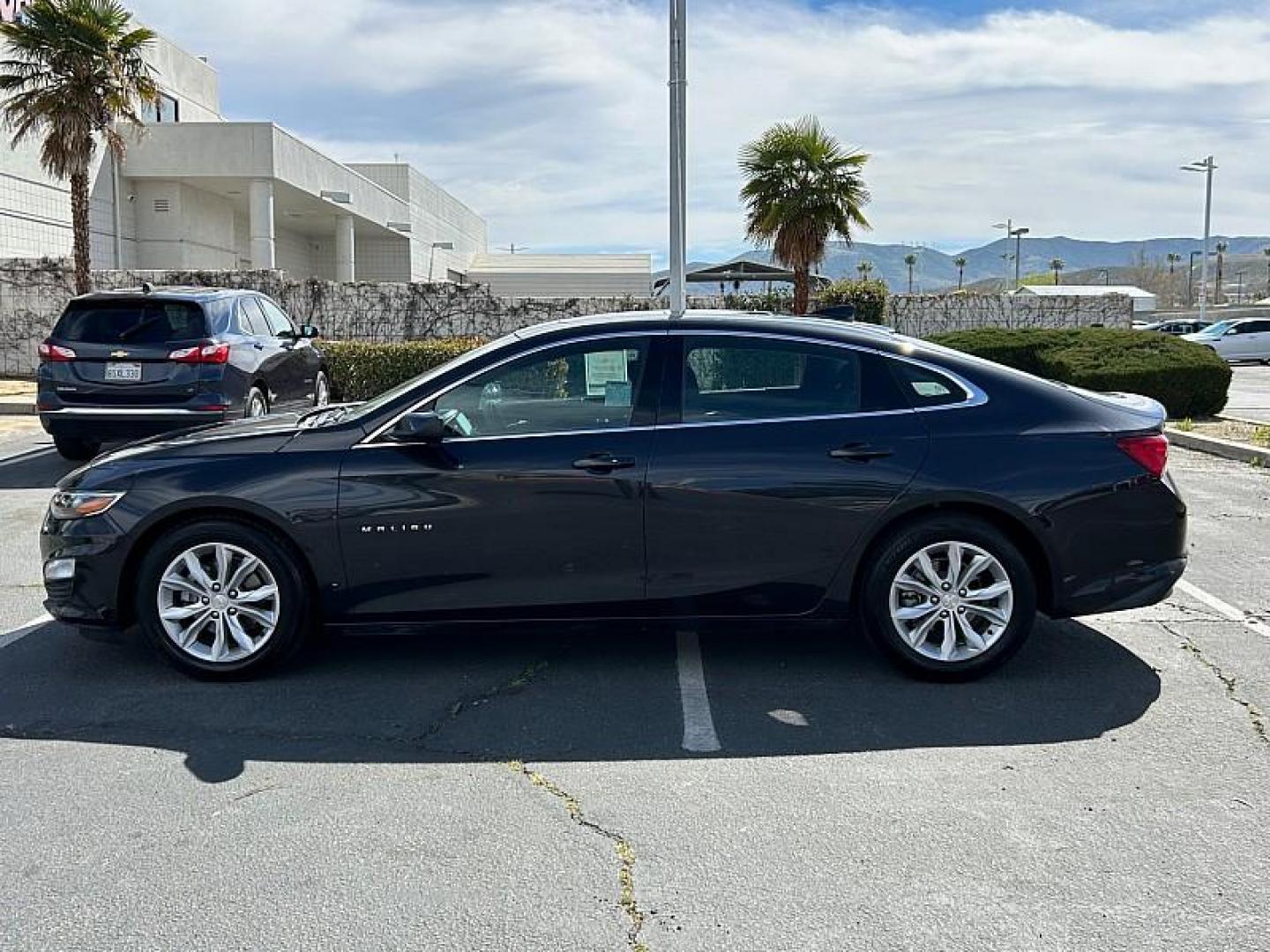 2023 GRAY Chevrolet Malibu (1G1ZD5ST2PF) with an 4-Cyl Turbo 1.5 Liter engine, Automatic CVT transmission, located at 412 Auto Vista Drive, Palmdale, CA, 93551, (661) 945-0620, 34.592636, -118.136681 - Photo#9
