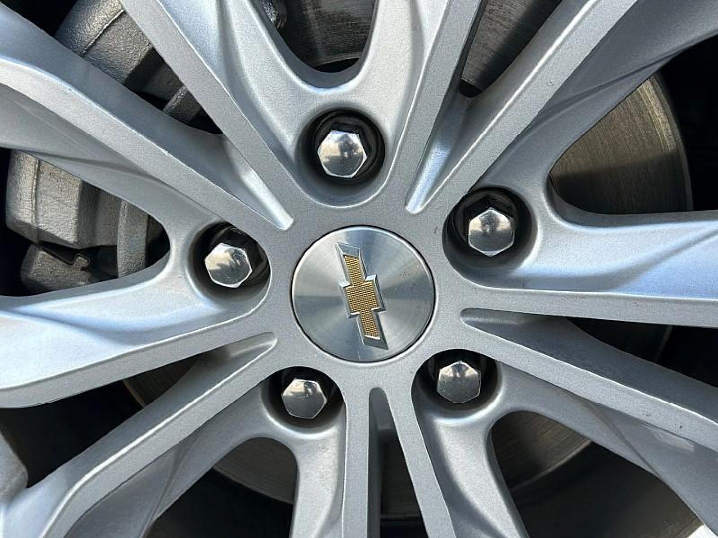 2023 GRAY Chevrolet Malibu (1G1ZD5ST2PF) with an 4-Cyl Turbo 1.5 Liter engine, Automatic CVT transmission, located at 412 Auto Vista Drive, Palmdale, CA, 93551, (661) 945-0620, 34.592636, -118.136681 - Photo#31