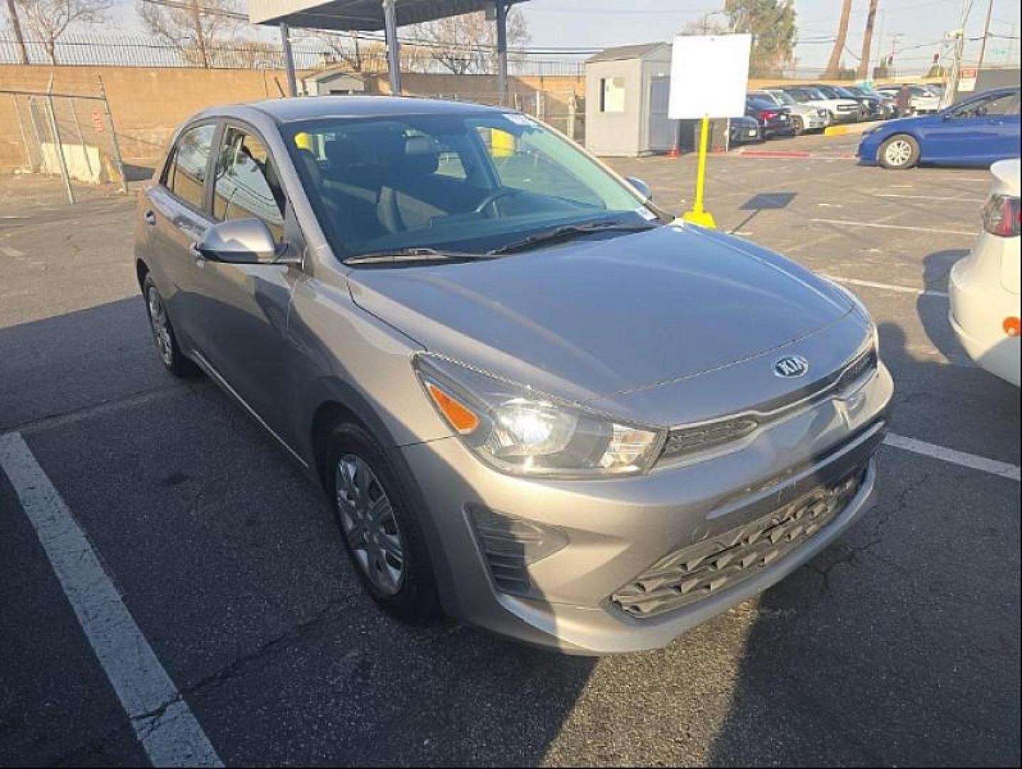 2021 GRAY Kia Rio 5-Door (3KPA25AD1ME) with an 4-Cyl 1.6 Liter engine, Automatic IVT transmission, located at 412 Auto Vista Drive, Palmdale, CA, 93551, (661) 945-0620, 34.592636, -118.136681 - Photo#1