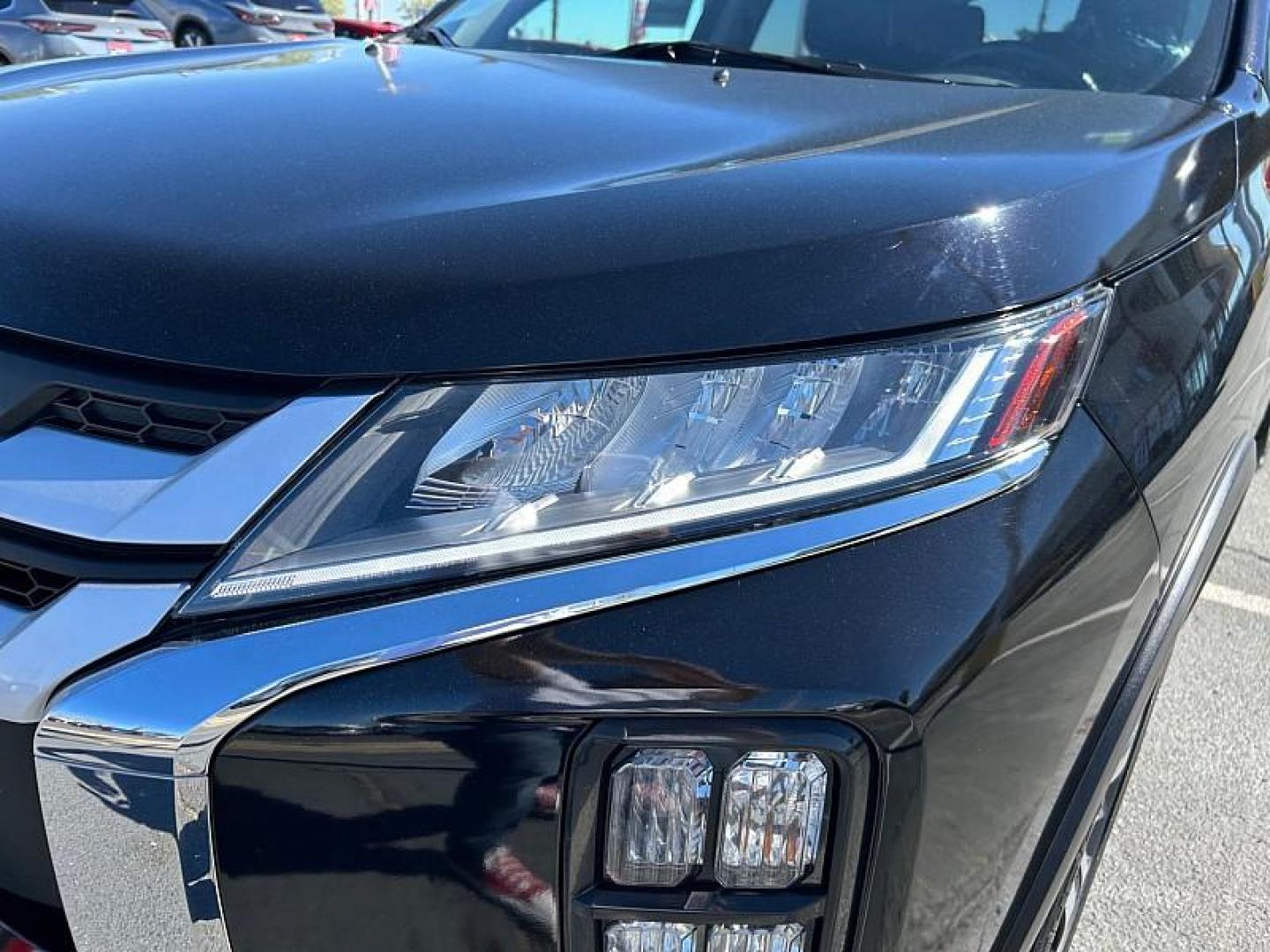 2022 Mitsubishi Outlander Sport (JA4APVAU4NU) with an 4-Cyl 2.0 Liter engine, Automatic CVT transmission, located at 412 Auto Vista Drive, Palmdale, CA, 93551, (661) 945-0620, 34.592636, -118.136681 - Photo#9