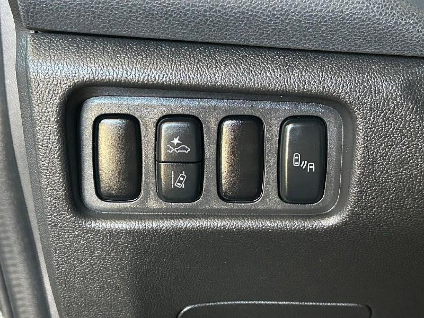 2022 Mitsubishi Outlander Sport (JA4APVAU4NU) with an 4-Cyl 2.0 Liter engine, Automatic CVT transmission, located at 412 Auto Vista Drive, Palmdale, CA, 93551, (661) 945-0620, 34.592636, -118.136681 - Photo#27