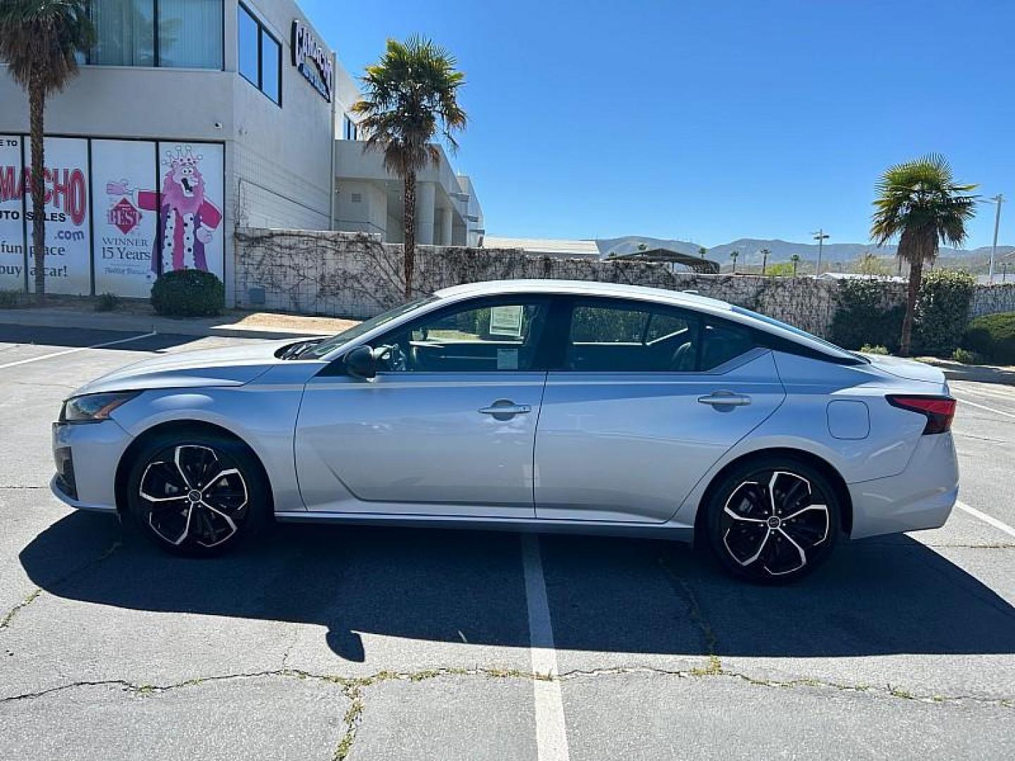 2023 SILVER Nissan Altima (1N4BL4CV1PN) with an 4-Cyl 2.5 Liter engine, Automatic Xtronic CVT transmission, located at 412 Auto Vista Drive, Palmdale, CA, 93551, (661) 945-0620, 34.592636, -118.136681 - Photo#3