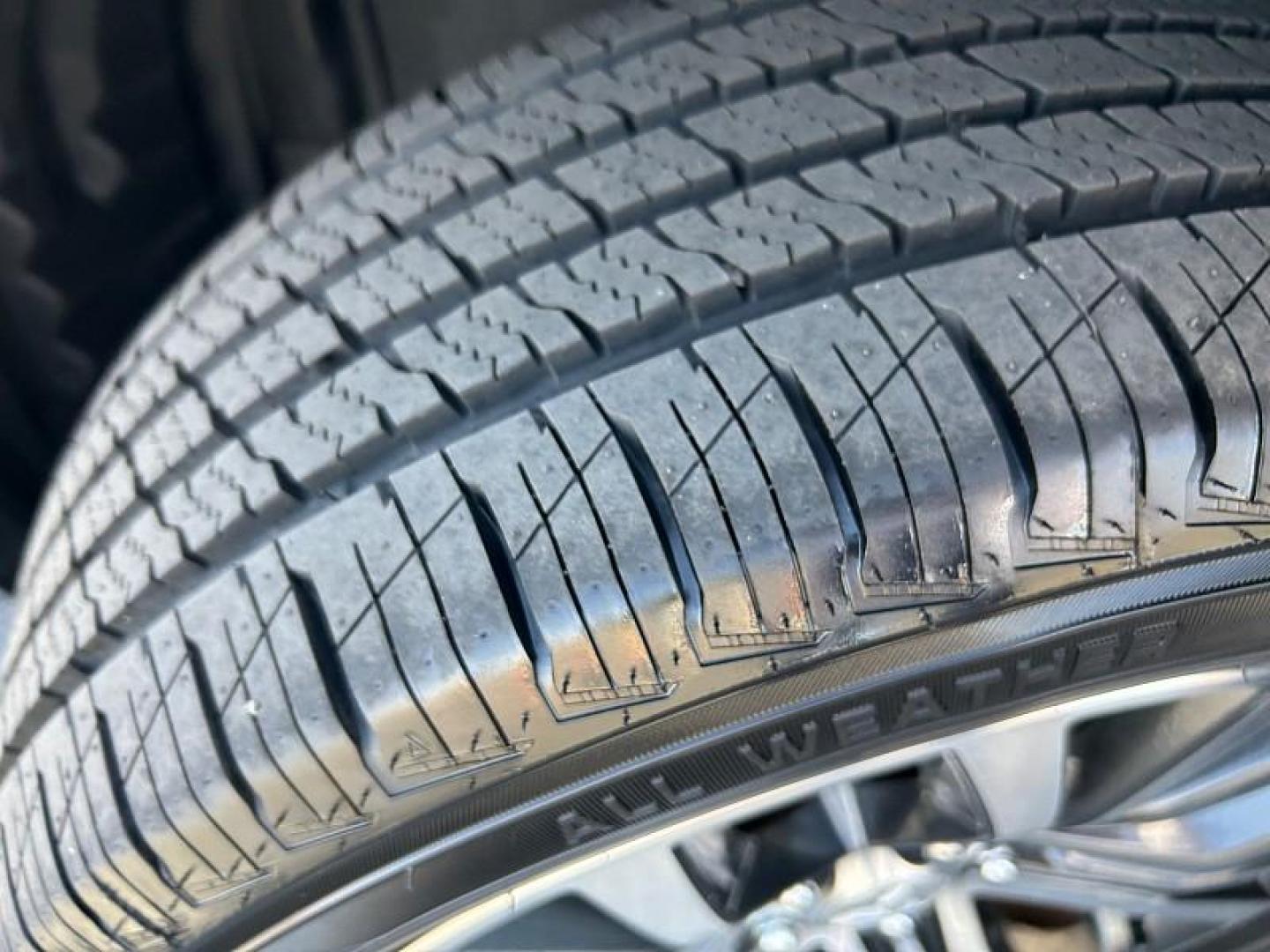 2019 SILVER Mitsubishi Outlander Sport (JA4AP4AW0KU) with an 4-Cyl 2.4 Liter engine, Automatic CVT w/Sportronic transmission, located at 412 Auto Vista Drive, Palmdale, CA, 93551, (661) 945-0620, 34.592636, -118.136681 - Photo#14