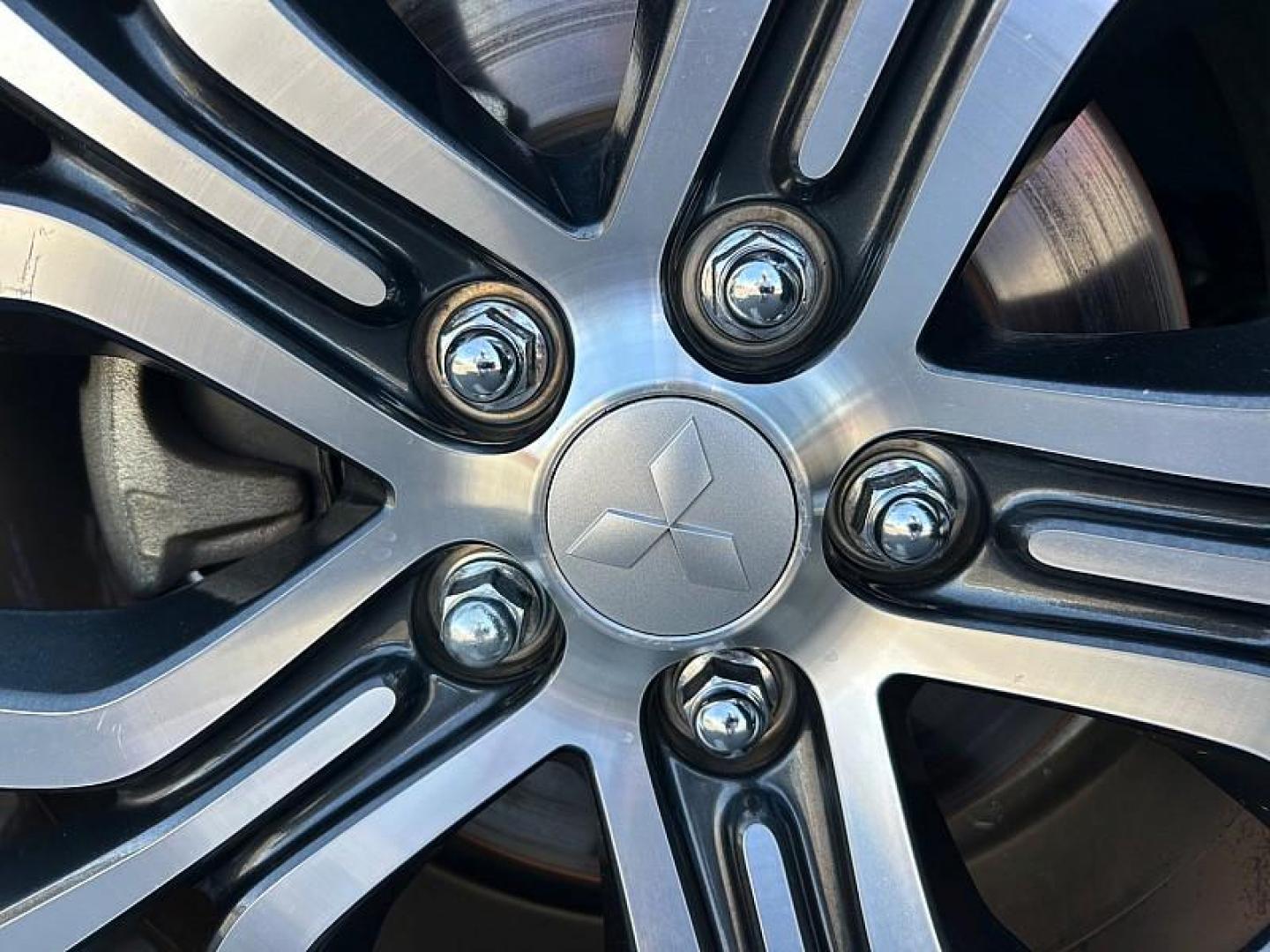 2019 SILVER Mitsubishi Outlander Sport (JA4AP4AW0KU) with an 4-Cyl 2.4 Liter engine, Automatic CVT w/Sportronic transmission, located at 412 Auto Vista Drive, Palmdale, CA, 93551, (661) 945-0620, 34.592636, -118.136681 - Photo#15