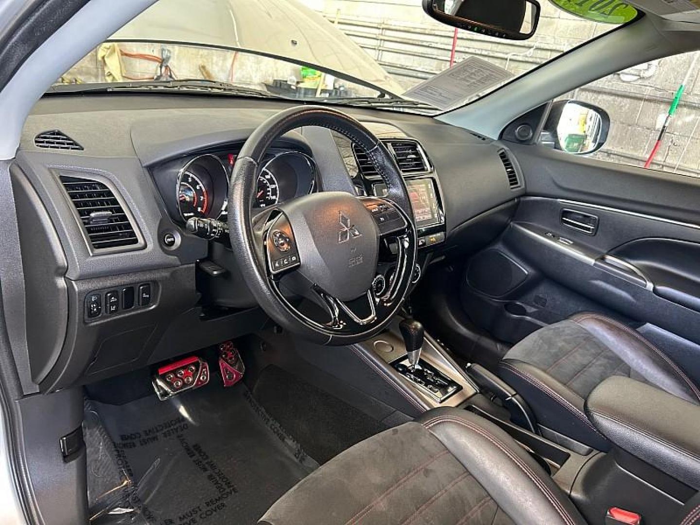 2019 SILVER Mitsubishi Outlander Sport (JA4AP4AW0KU) with an 4-Cyl 2.4 Liter engine, Automatic CVT w/Sportronic transmission, located at 412 Auto Vista Drive, Palmdale, CA, 93551, (661) 945-0620, 34.592636, -118.136681 - Photo#17