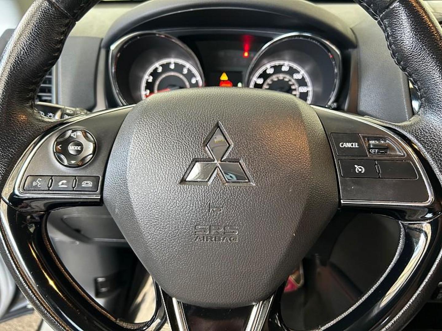 2019 SILVER Mitsubishi Outlander Sport (JA4AP4AW0KU) with an 4-Cyl 2.4 Liter engine, Automatic CVT w/Sportronic transmission, located at 412 Auto Vista Drive, Palmdale, CA, 93551, (661) 945-0620, 34.592636, -118.136681 - Photo#18