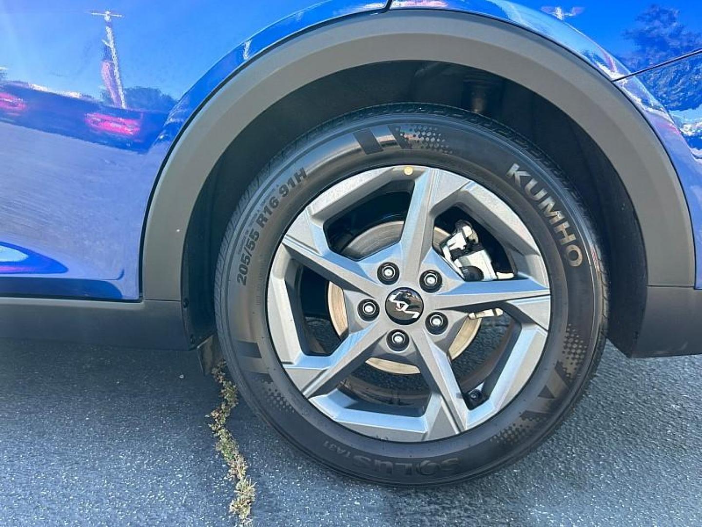 2025 BLUE Kia K4 (3KPFT4DE3SE) with an 4-Cyl 2.0 Liter engine, Automatic IVT transmission, located at 412 Auto Vista Drive, Palmdale, CA, 93551, (661) 945-0620, 34.592636, -118.136681 - Photo#13