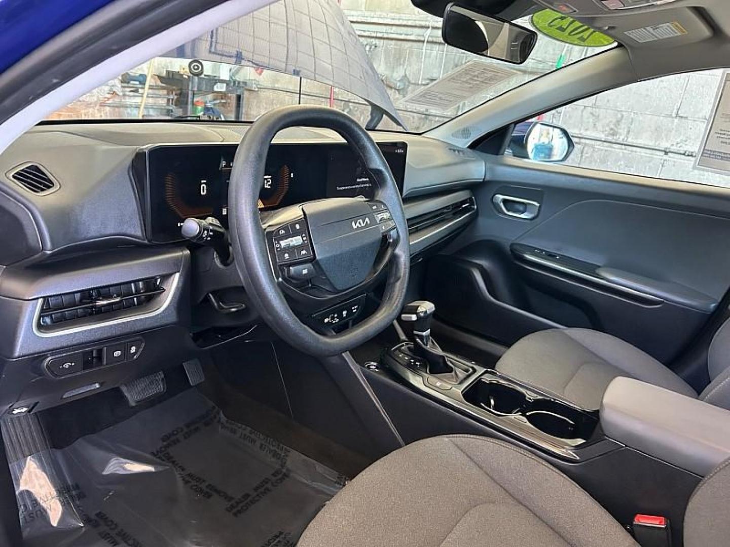 2025 BLUE Kia K4 (3KPFT4DE3SE) with an 4-Cyl 2.0 Liter engine, Automatic IVT transmission, located at 412 Auto Vista Drive, Palmdale, CA, 93551, (661) 945-0620, 34.592636, -118.136681 - Photo#17