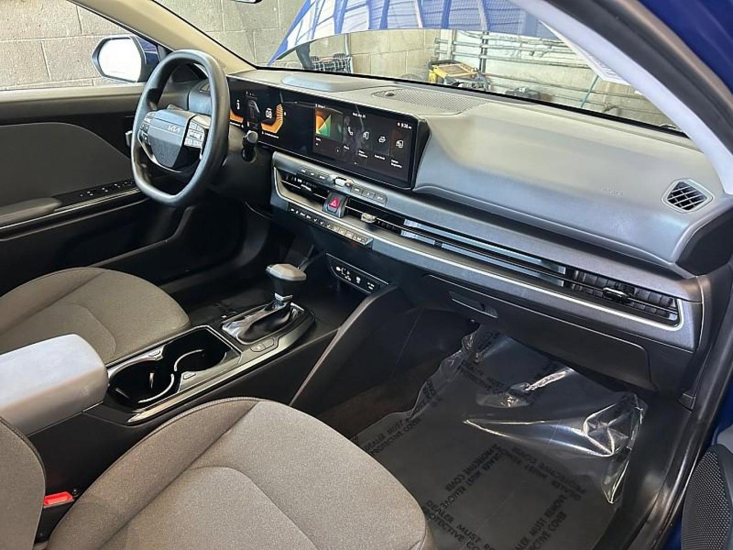 2025 BLUE Kia K4 (3KPFT4DE3SE) with an 4-Cyl 2.0 Liter engine, Automatic IVT transmission, located at 412 Auto Vista Drive, Palmdale, CA, 93551, (661) 945-0620, 34.592636, -118.136681 - Photo#28