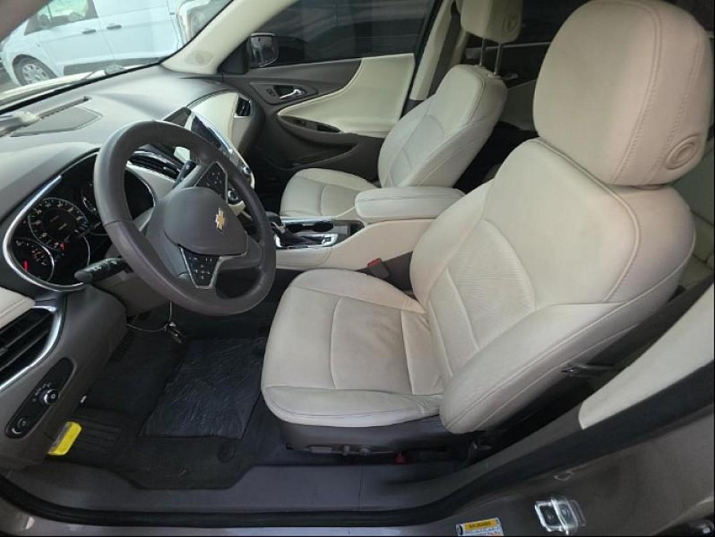 2024 GOLD Chevrolet Malibu (1G1ZE5ST6RF) with an 4-Cyl Turbo 1.5 Liter engine, Automatic CVT transmission, located at 412 Auto Vista Drive, Palmdale, CA, 93551, (661) 945-0620, 34.592636, -118.136681 - Photo#3