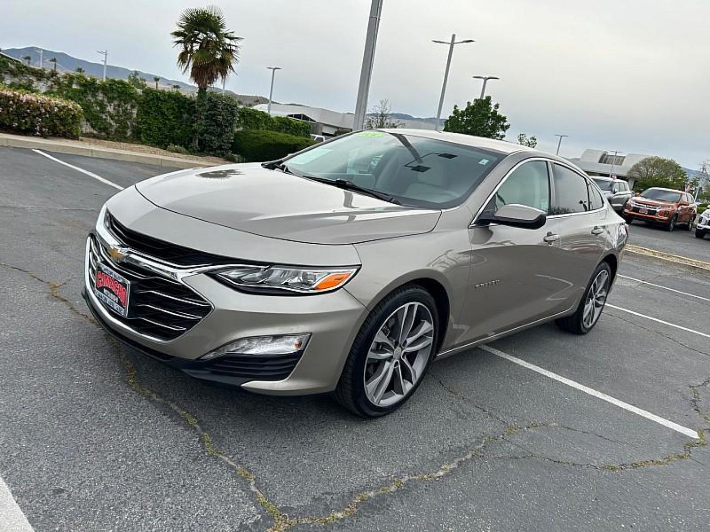 2024 GOLD Chevrolet Malibu (1G1ZE5ST6RF) with an 4-Cyl Turbo 1.5 Liter engine, Automatic CVT transmission, located at 412 Auto Vista Drive, Palmdale, CA, 93551, (661) 945-0620, 34.592636, -118.136681 - Photo#4