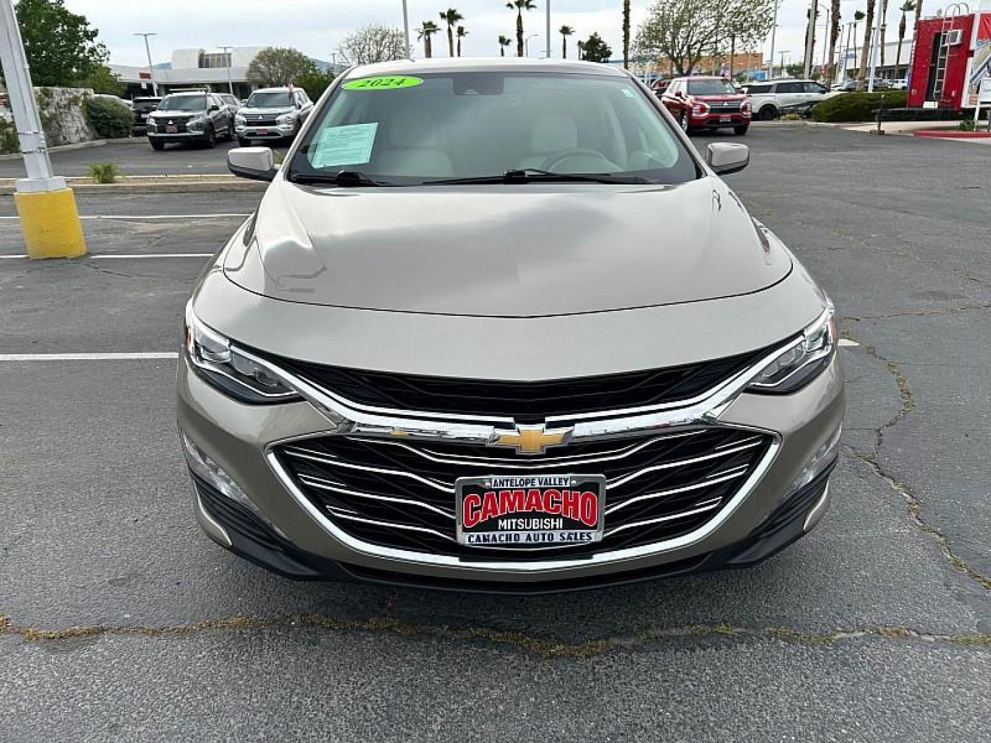 2024 GOLD Chevrolet Malibu (1G1ZE5ST6RF) with an 4-Cyl Turbo 1.5 Liter engine, Automatic CVT transmission, located at 412 Auto Vista Drive, Palmdale, CA, 93551, (661) 945-0620, 34.592636, -118.136681 - Photo#5